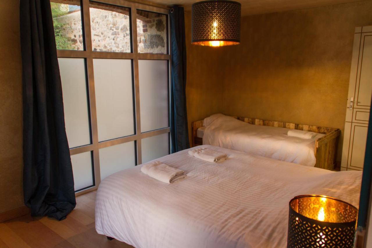 Le Puy Carmin - Chambre D'Hotes Avec Jacuzzi Bazoges-en-Paillers Room photo